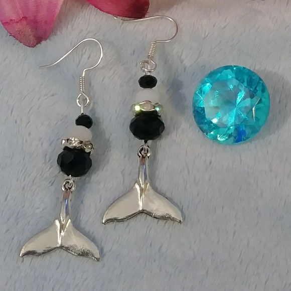 Orca Whale Fluke Silver Charm Earrings - Picture 3 of 3